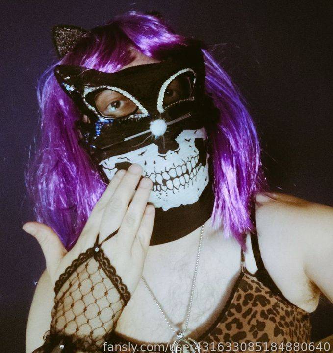 fansly Leslie profile photo. Leslie 23