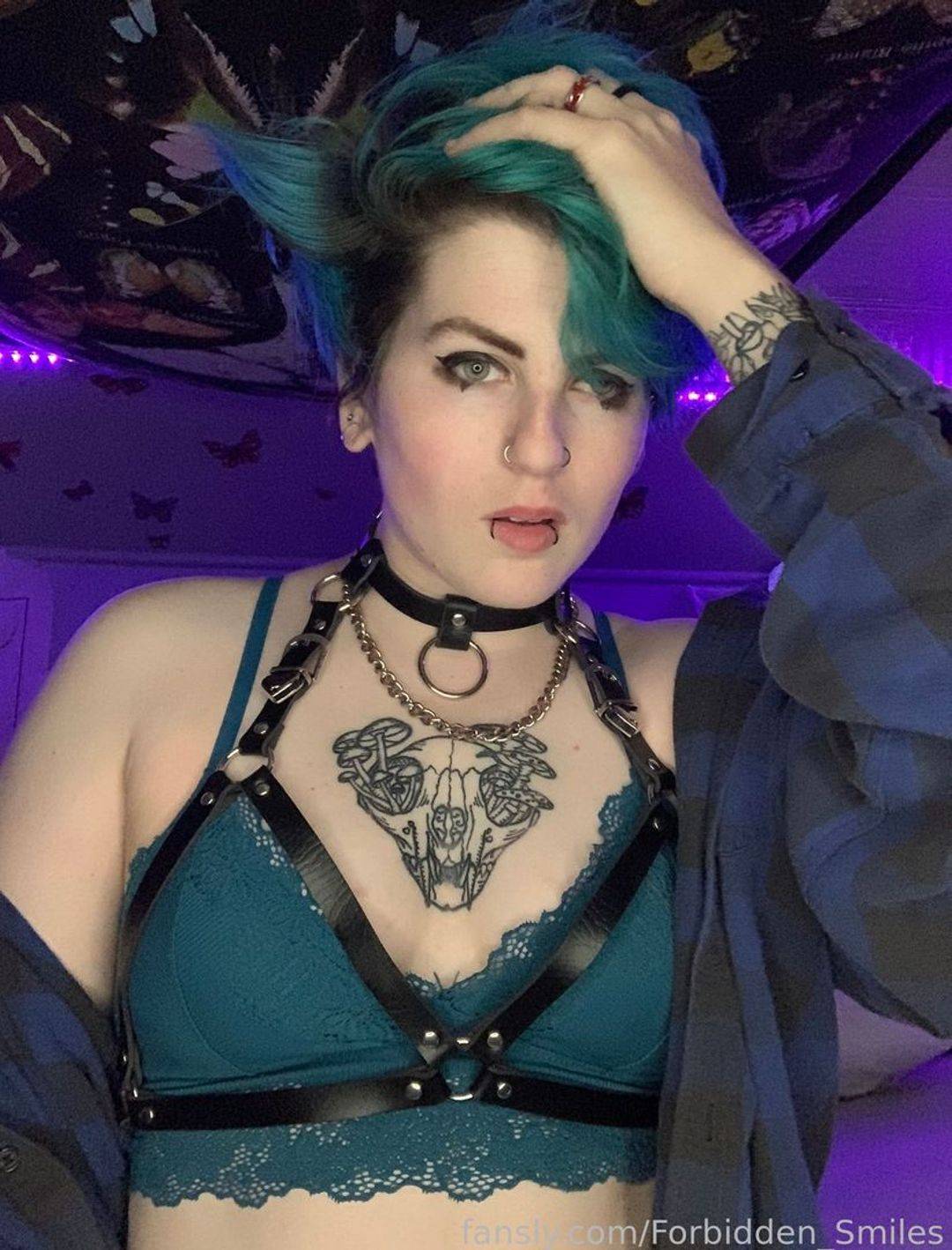 fansly Smiley profile photo. Smiley 16