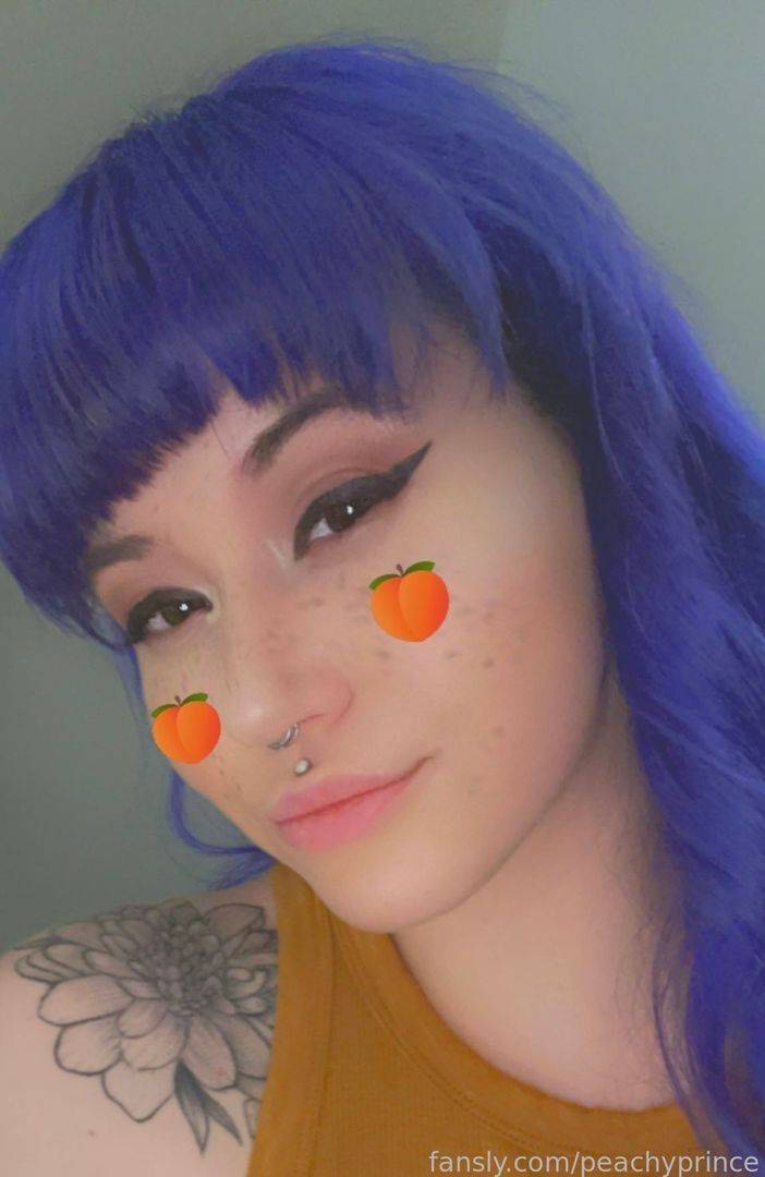 fansly peachy profile photo. peachy 26