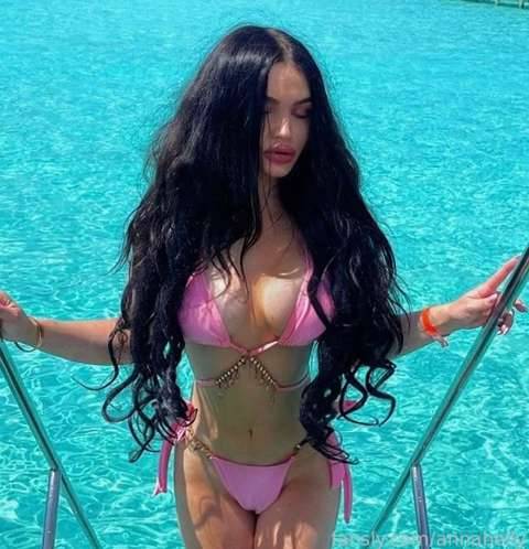 fansly annabelly profile photo. annabelly 2