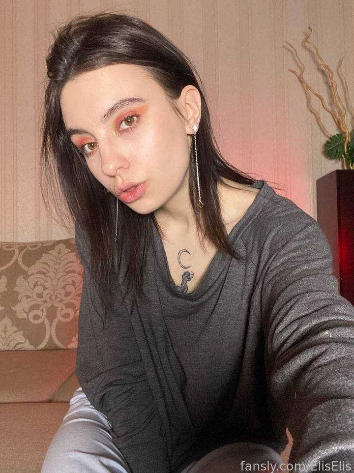 fansly Elis profile photo. Elis 32