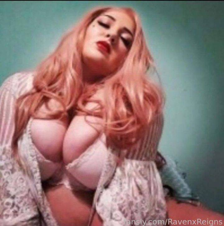 fansly Raven Reigns profile photo. Raven Reigns 11