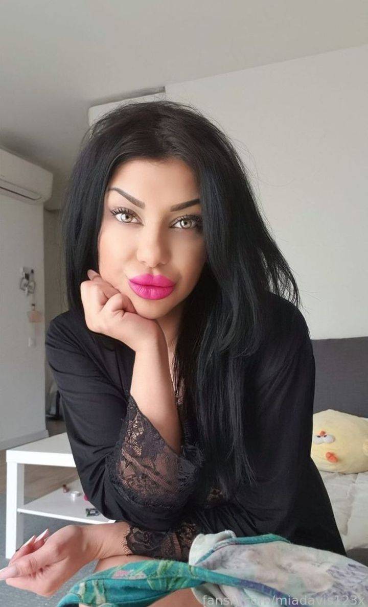 fansly Mia Davis profile photo. Mia Davis 6