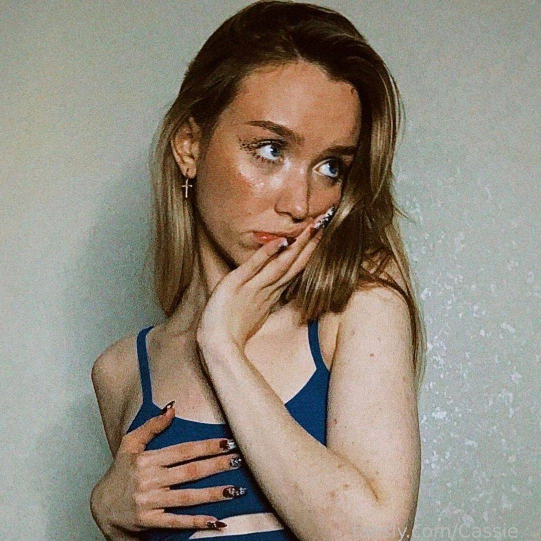 fansly Cassie profile photo. Cassie 12