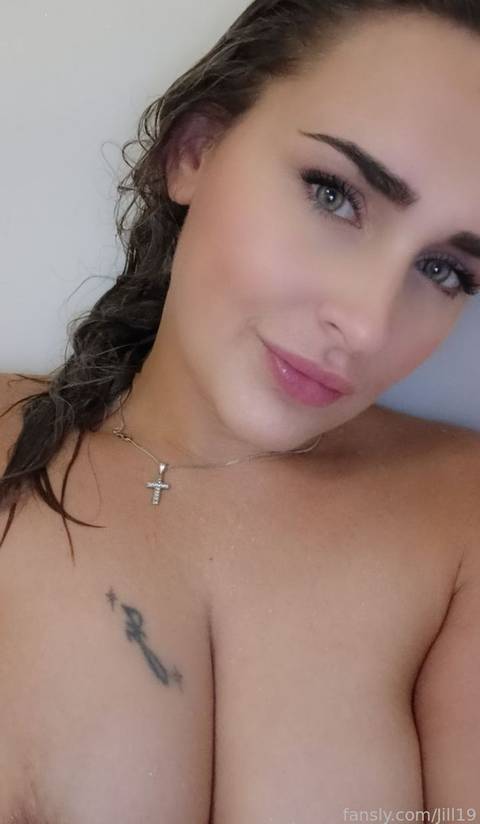 fansly Jill19 profile photo. Jill19 29