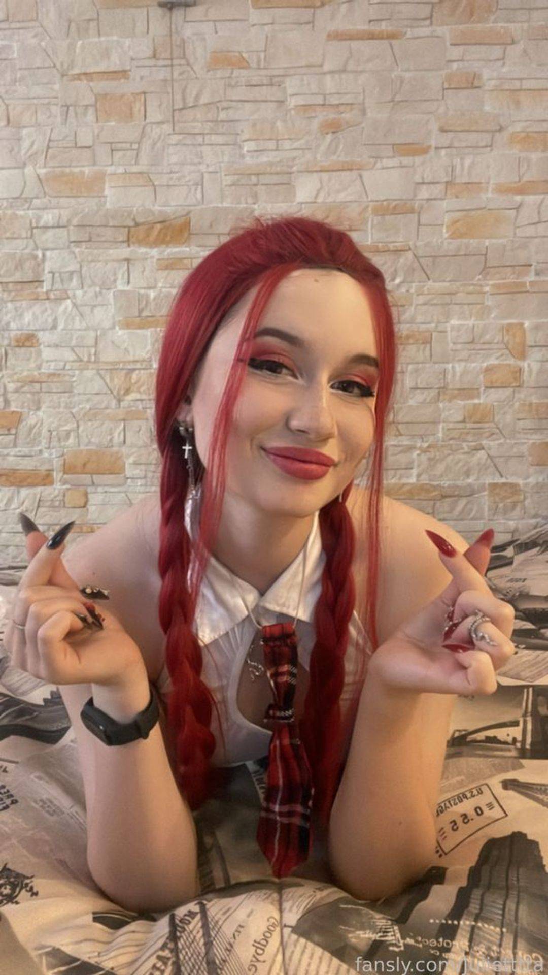 fansly Julia profile photo. Julia 33
