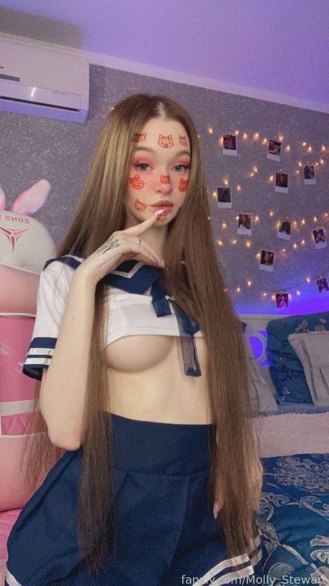 fansly Molly profile photo. Molly 32