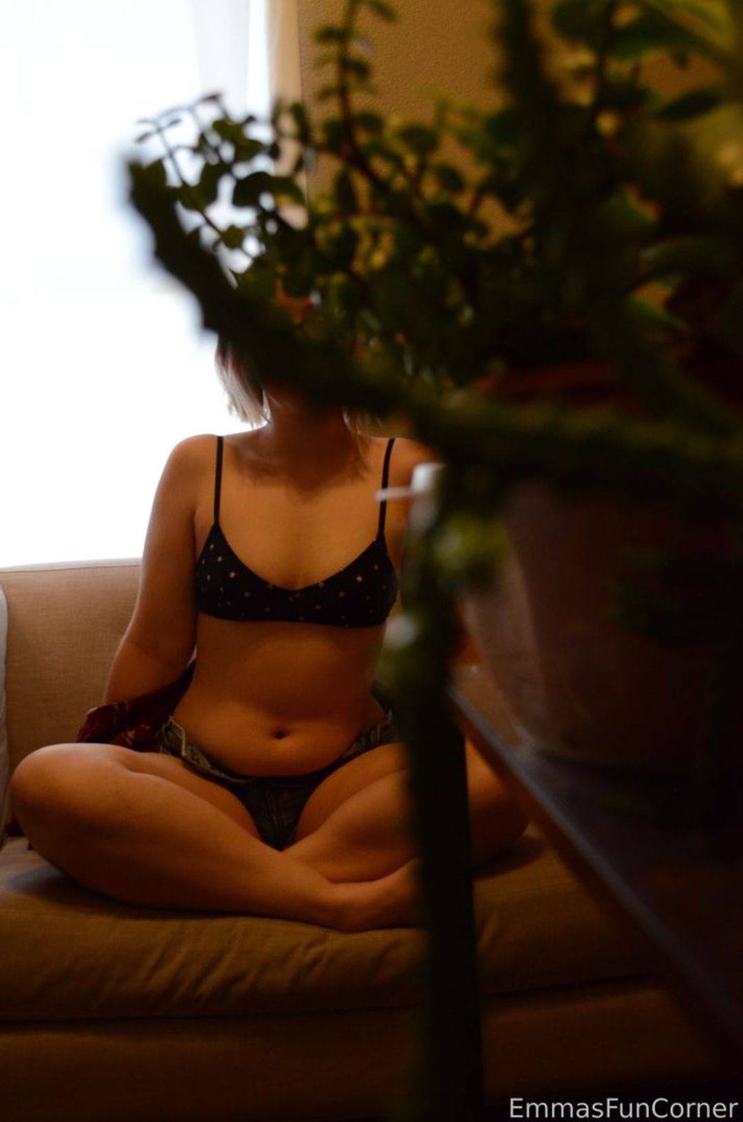 fansly Emma profile photo. Emma 28