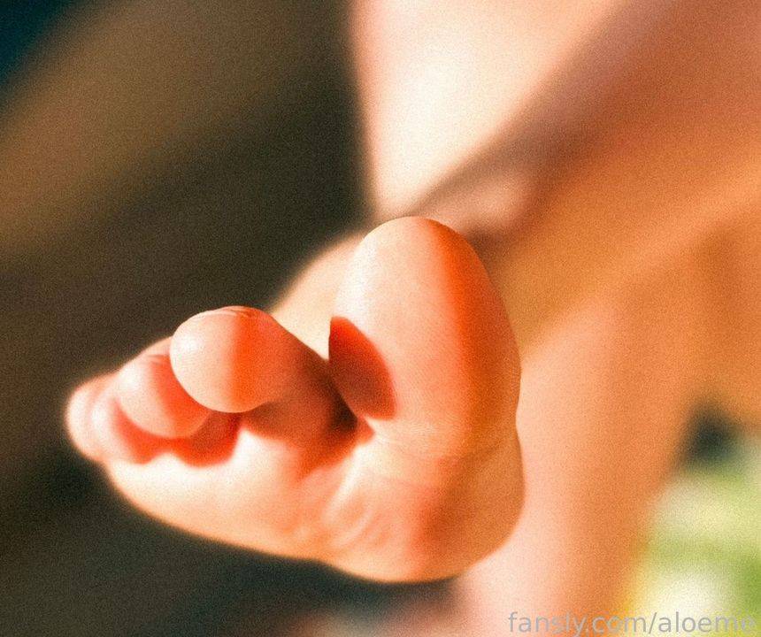 fansly aloeme profile photo. aloeme 21