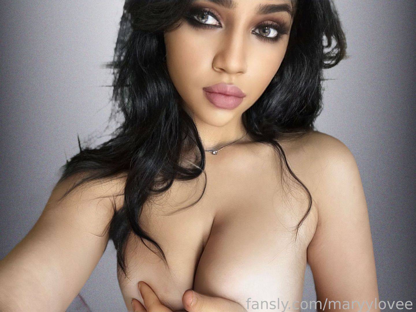 fansly Mary profile photo. Mary 22