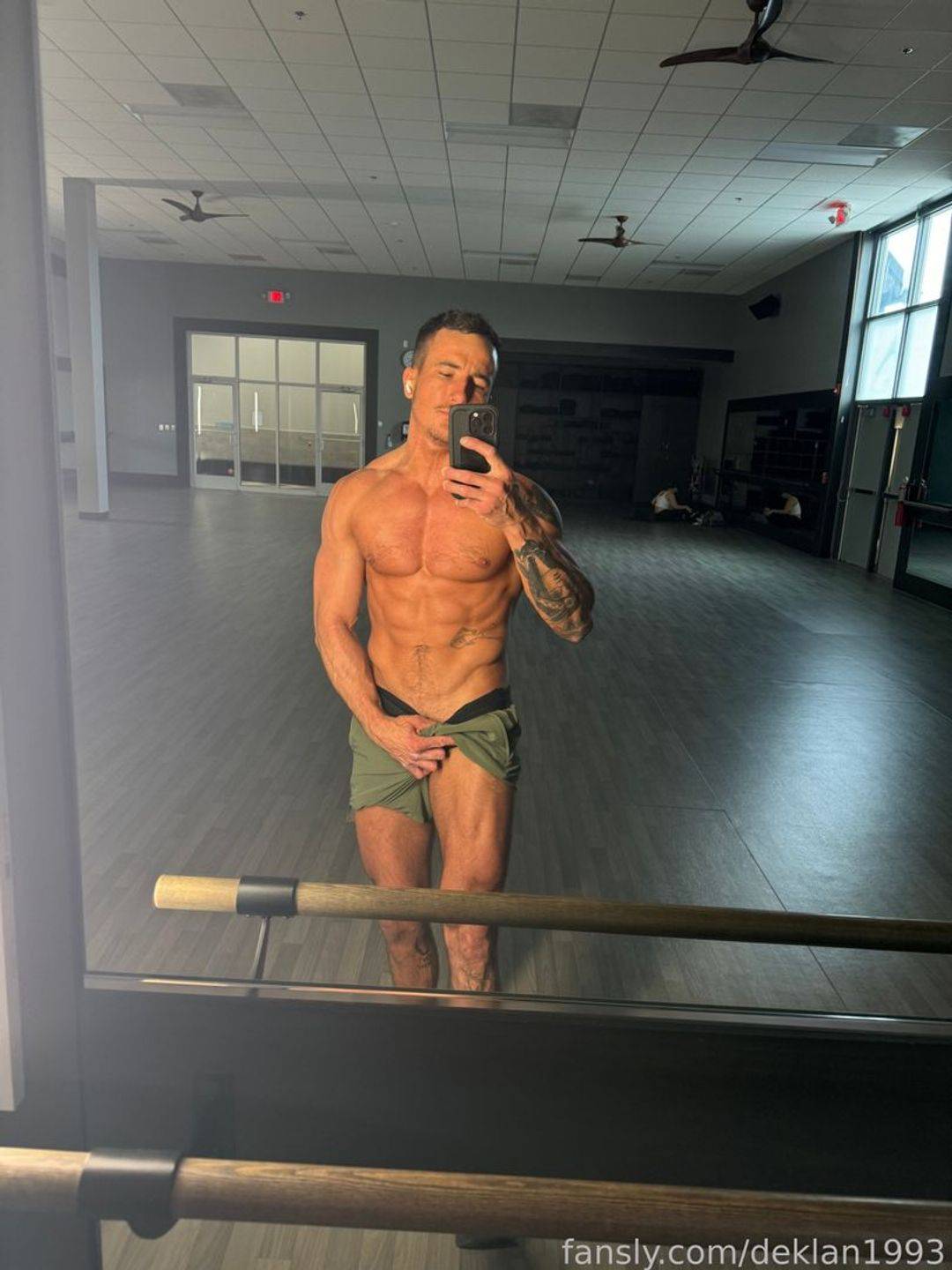 fansly Deklan profile photo. Deklan 25