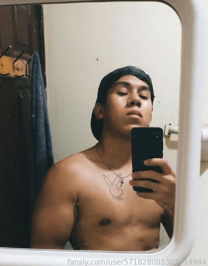 fansly Elliot Alemán  profile photo. Elliot Alemán  32
