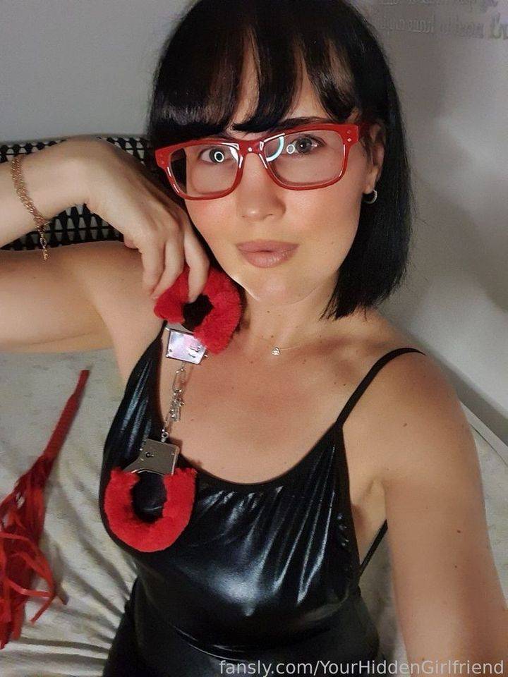 fansly YourHiddenGirlfriend profile photo. YourHiddenGirlfriend 2