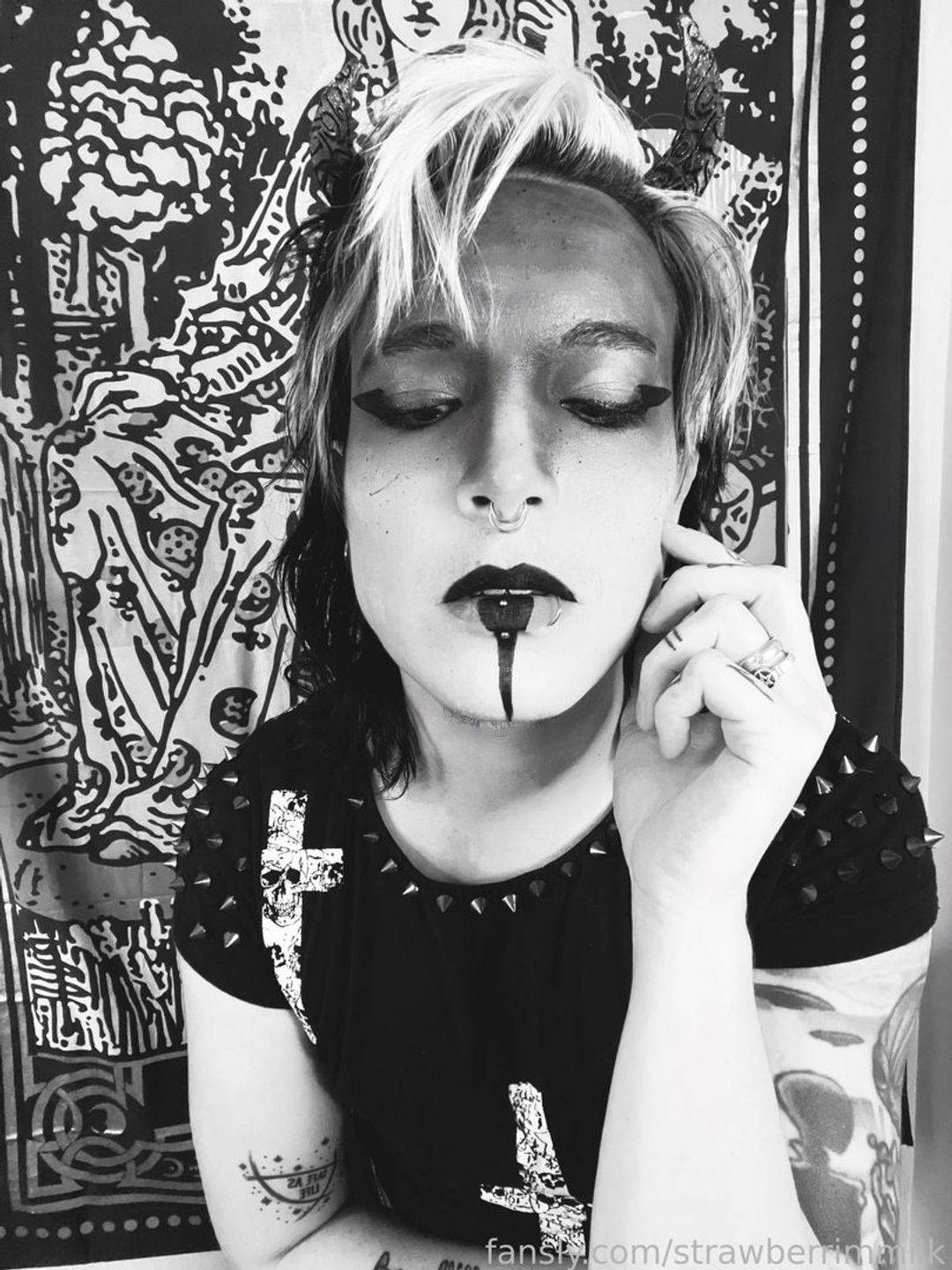 fansly Milk profile photo. Milk 41
