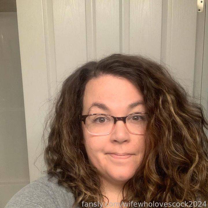 fansly wifewholovescock2024 profile photo. wifewholovescock2024 32