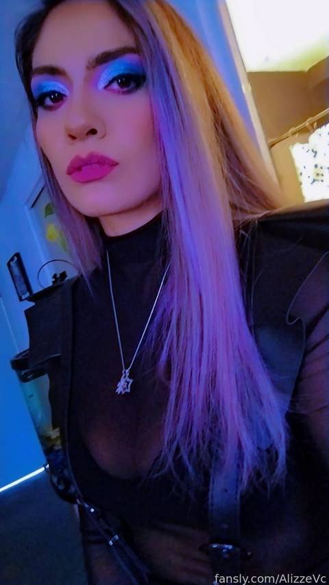 fansly Alizze profile photo. Alizze 27