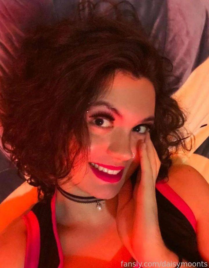 fansly Daisy Moon 🌙  profile photo. Daisy Moon 🌙  18