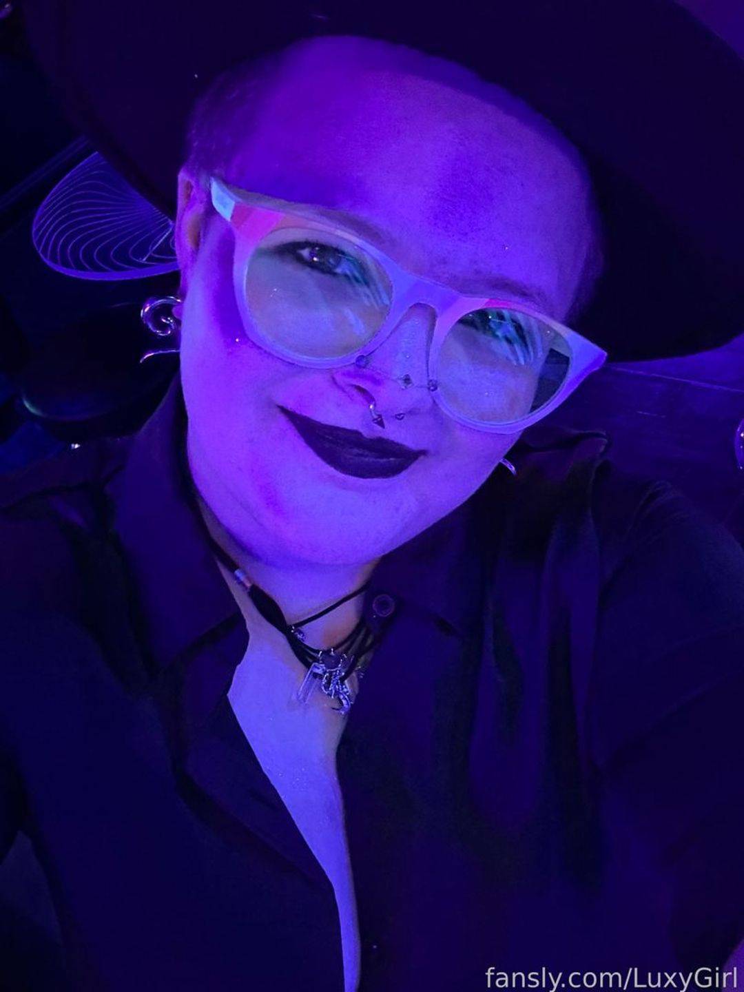 fansly LuxyGirl profile photo. LuxyGirl 6