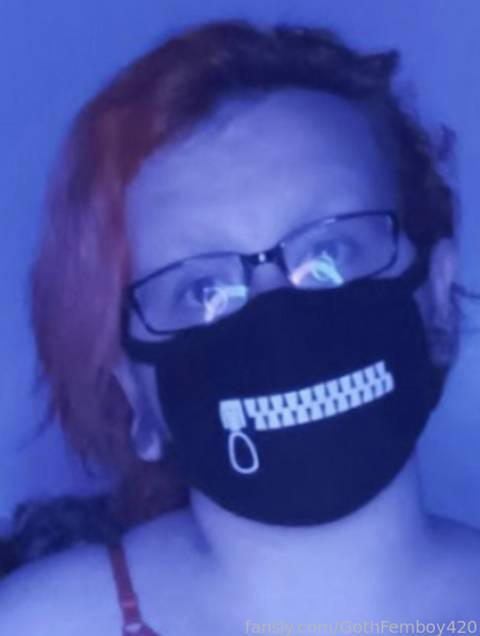fansly GothFemboy420 profile photo. GothFemboy420 35
