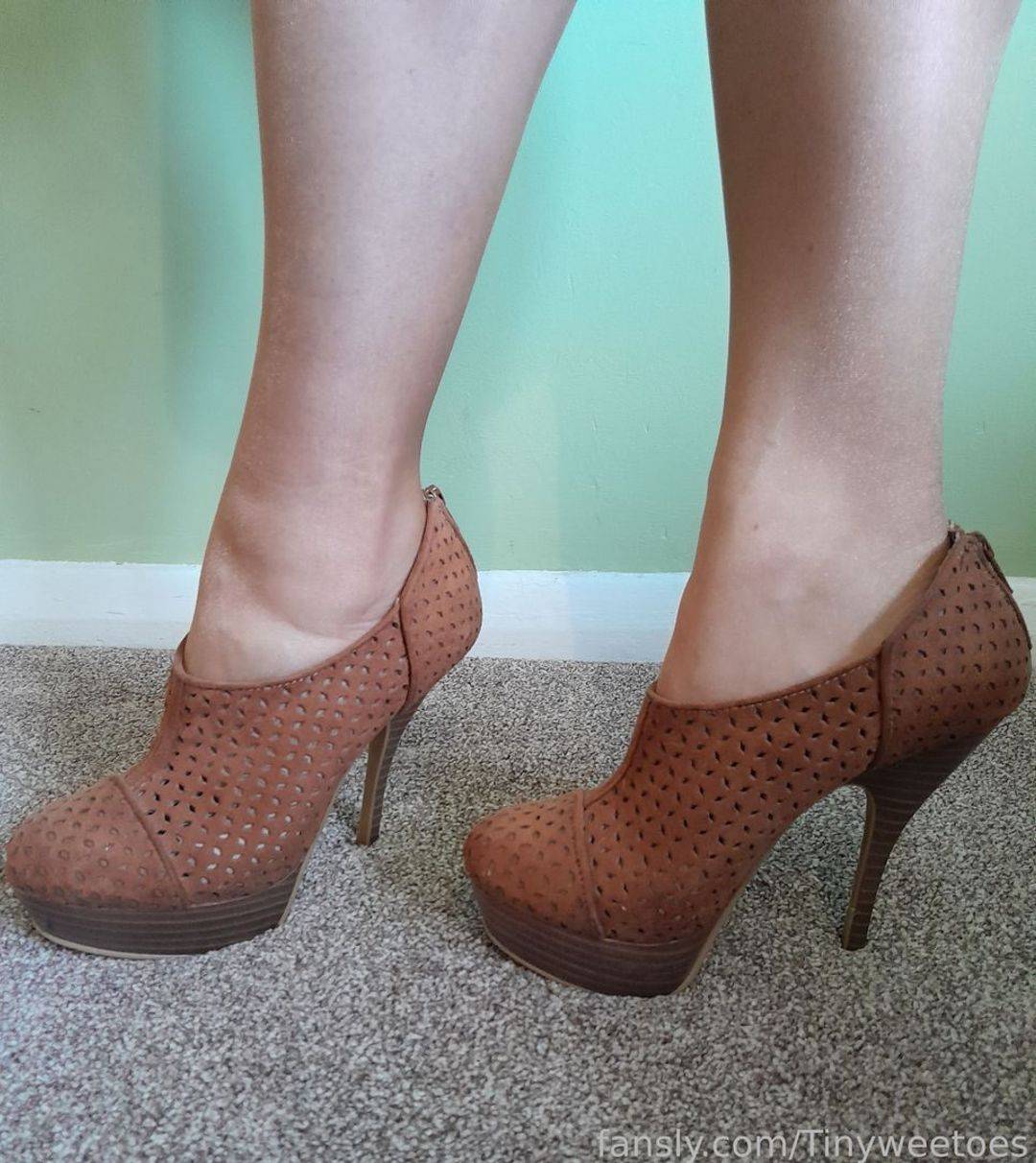 fansly Tinyweetoes profile photo. Tinyweetoes 34