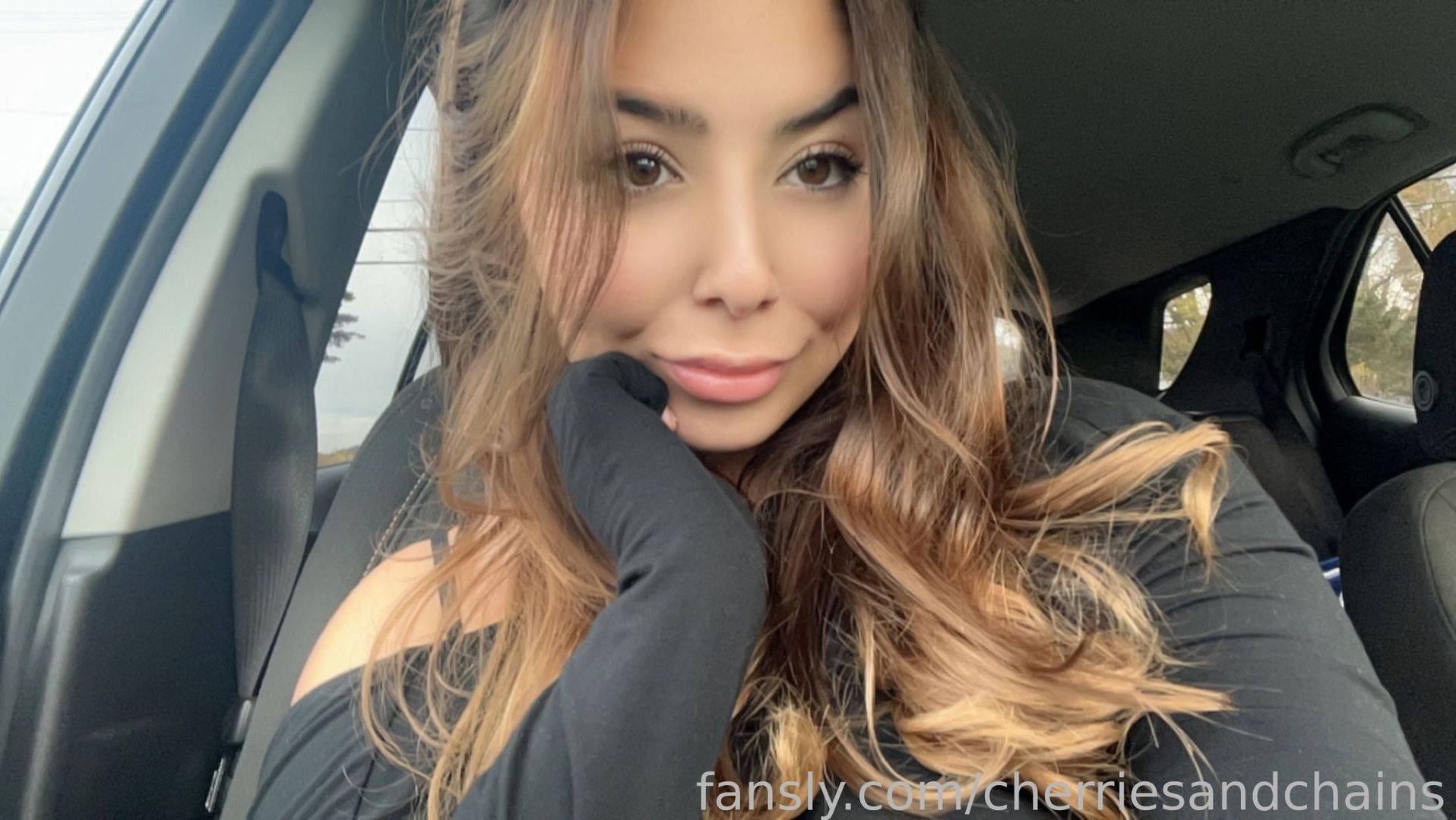 fansly Sasha profile photo. Sasha 25