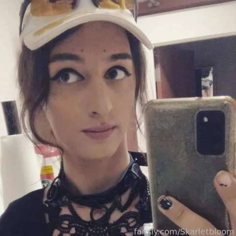 fansly Skarletbloom profile photo. Skarletbloom 33