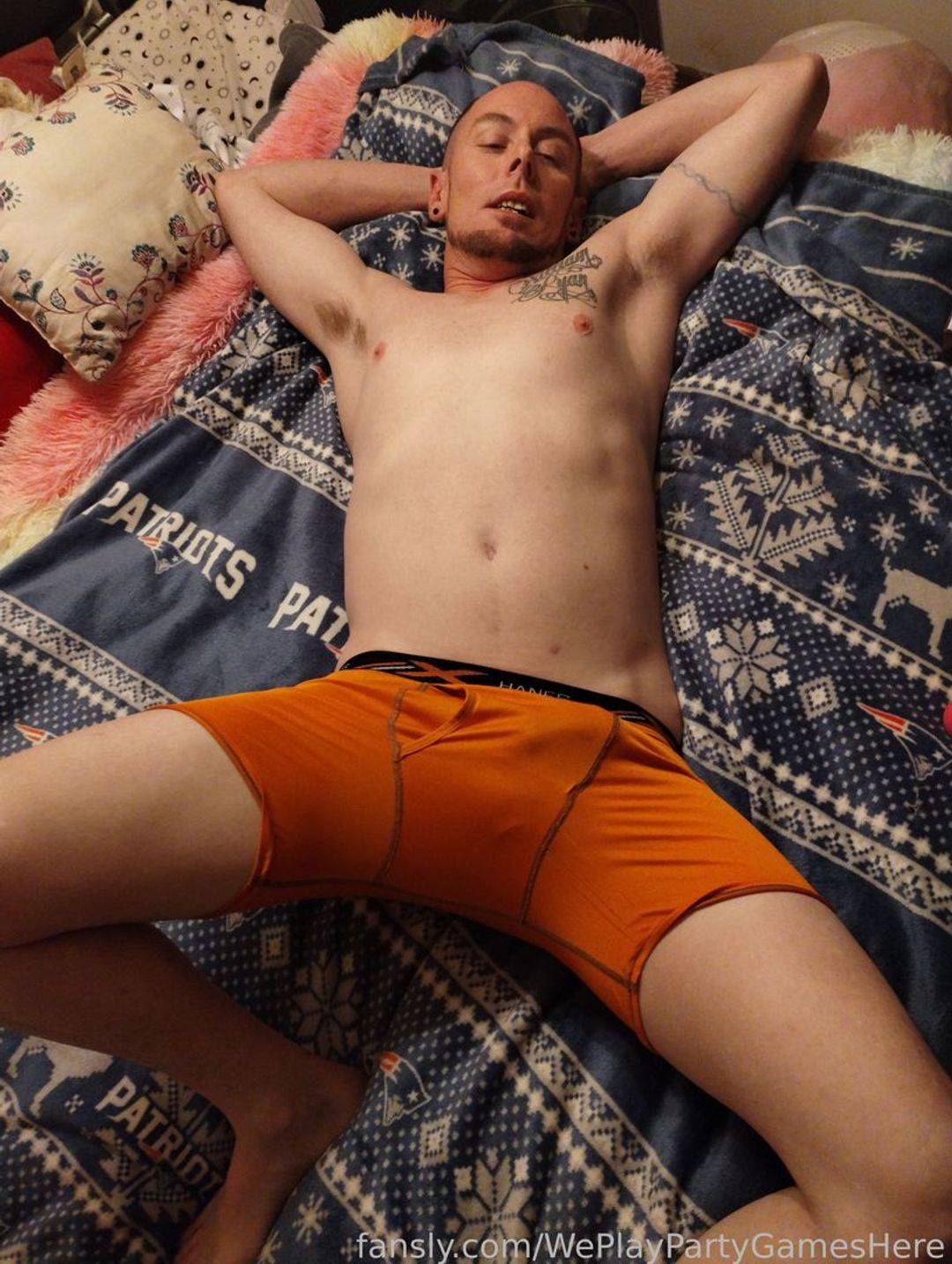 fansly UNeverPlayedNES profile photo. UNeverPlayedNES 17