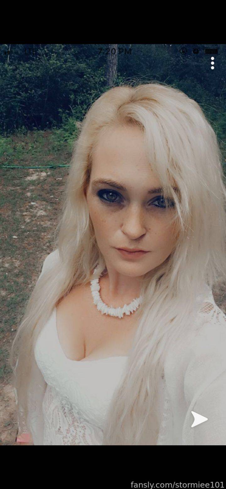 fansly stormiee101 profile photo. stormiee101 26