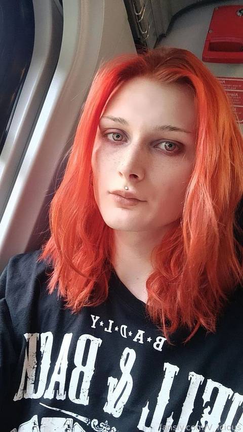 fansly V profile photo. V 3