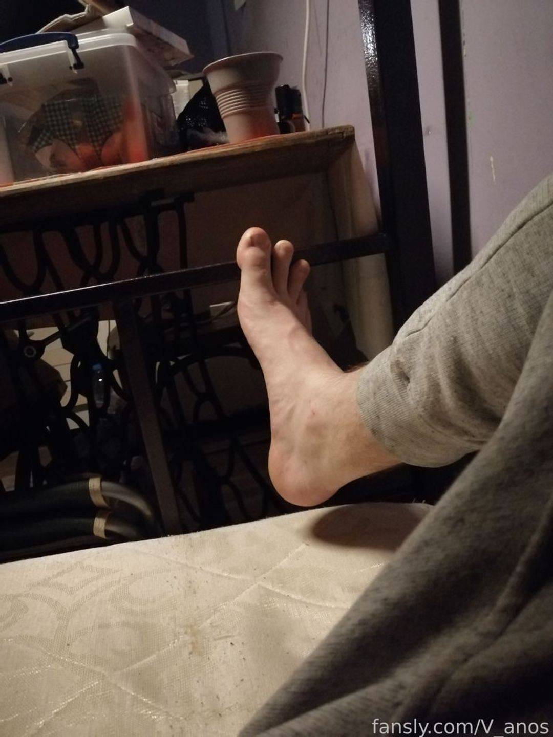 fansly V_anos profile photo. V_anos 2