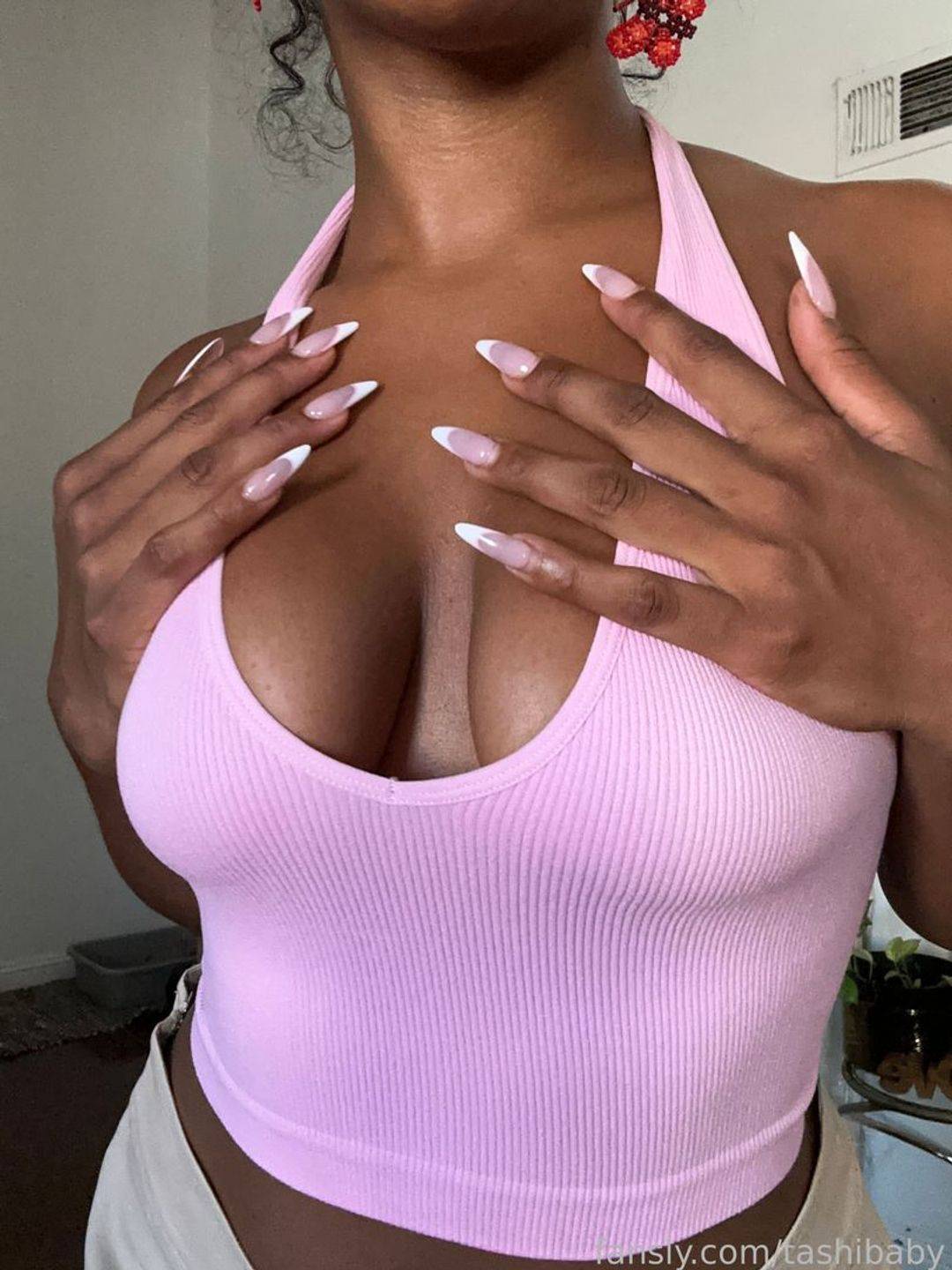 fansly honey 🍯🧚🏾‍♀️ profile photo. honey 🍯🧚🏾‍♀️ 25