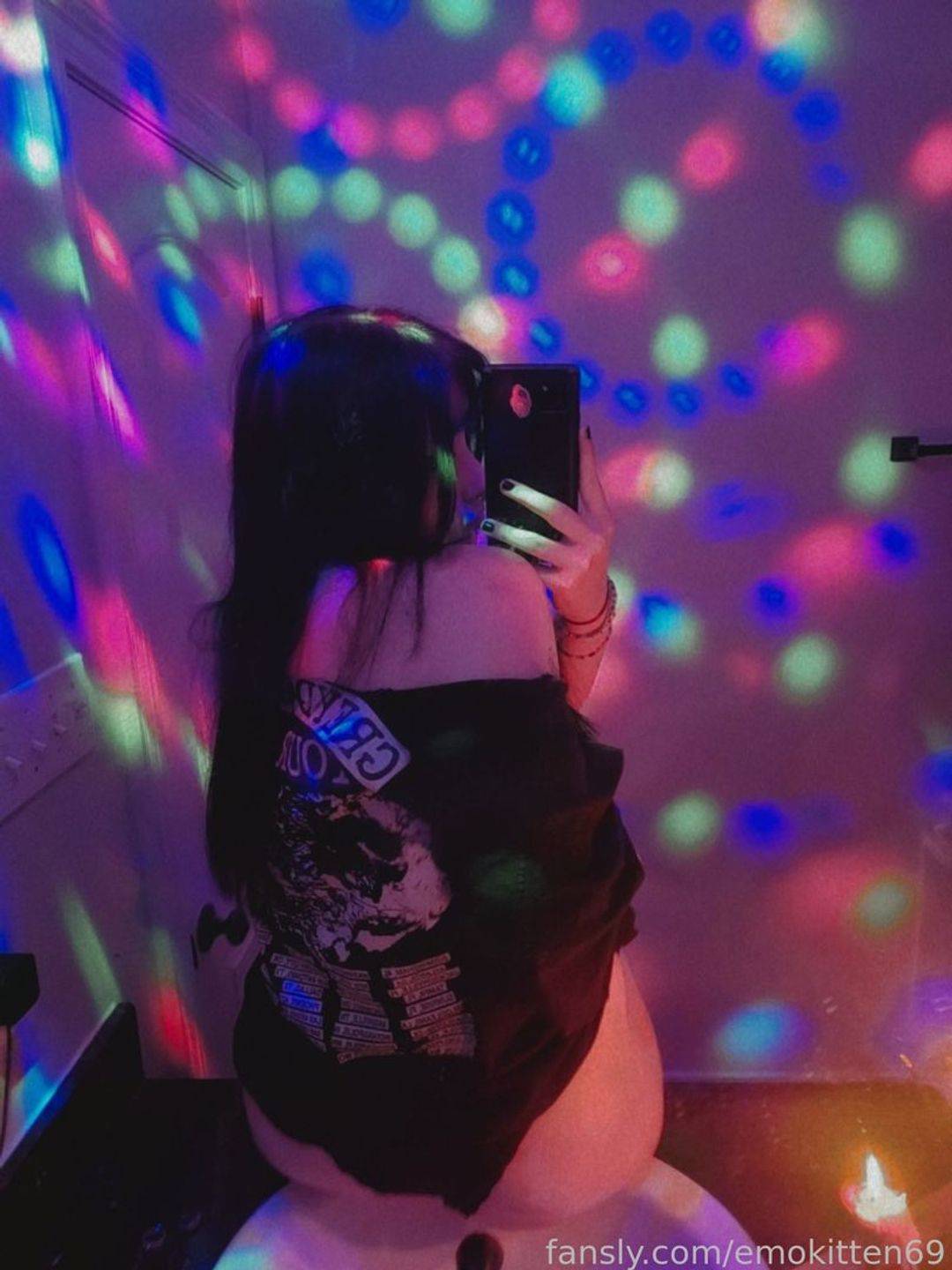 fansly emokitten69 profile photo. emokitten69 35