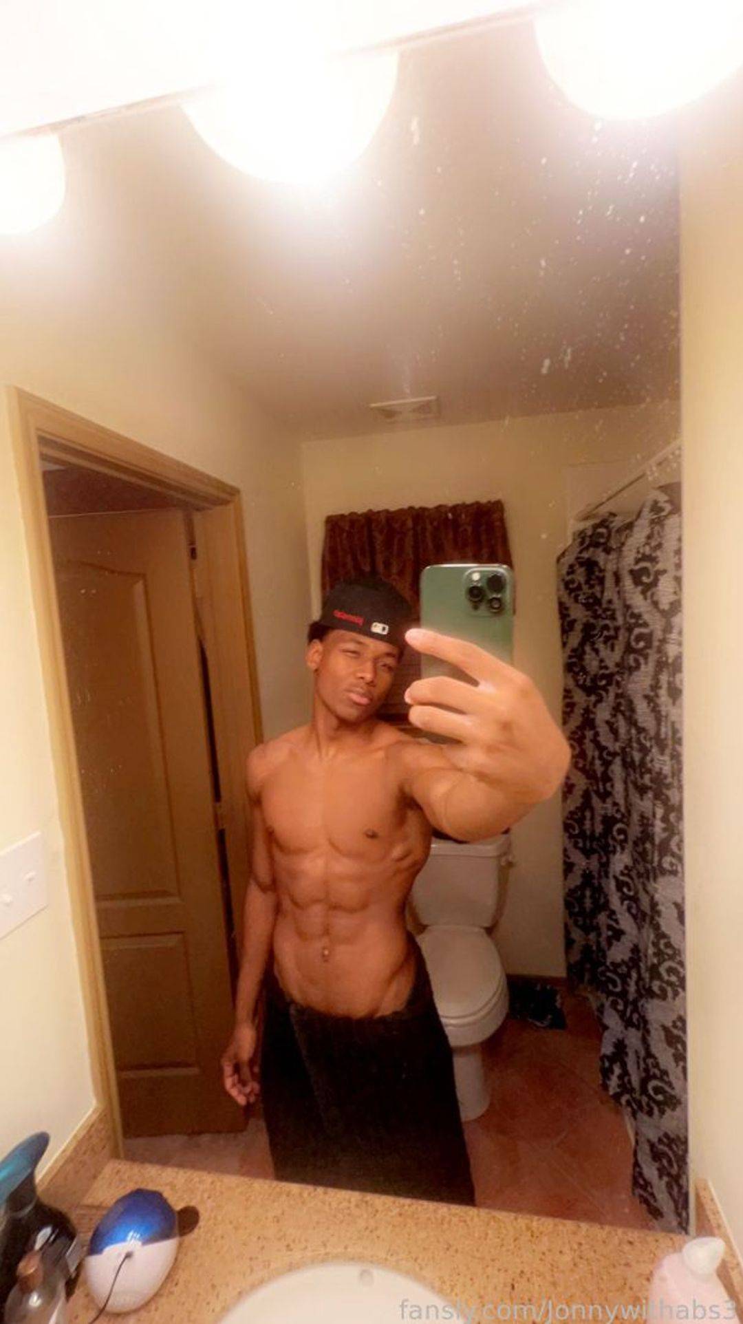 fansly Jonnywithabs  profile photo. Jonnywithabs  8