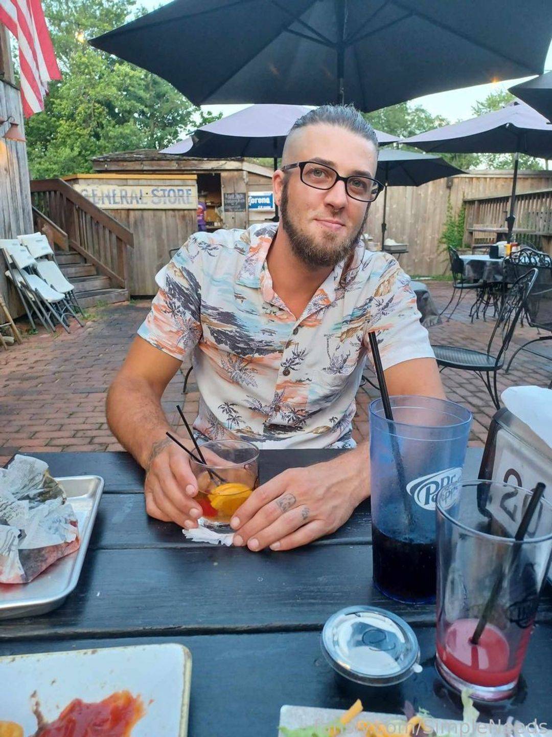 fansly SimpleNeeds profile photo. SimpleNeeds 3