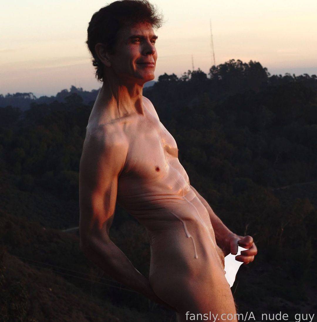 fansly A_nude_guy profile photo. A_nude_guy 22