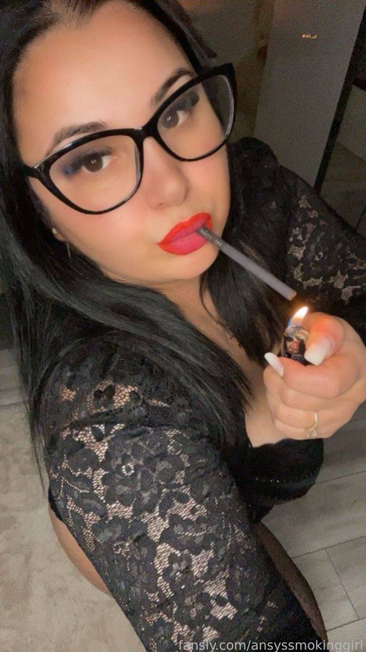 fansly Anays profile photo. Anays 31
