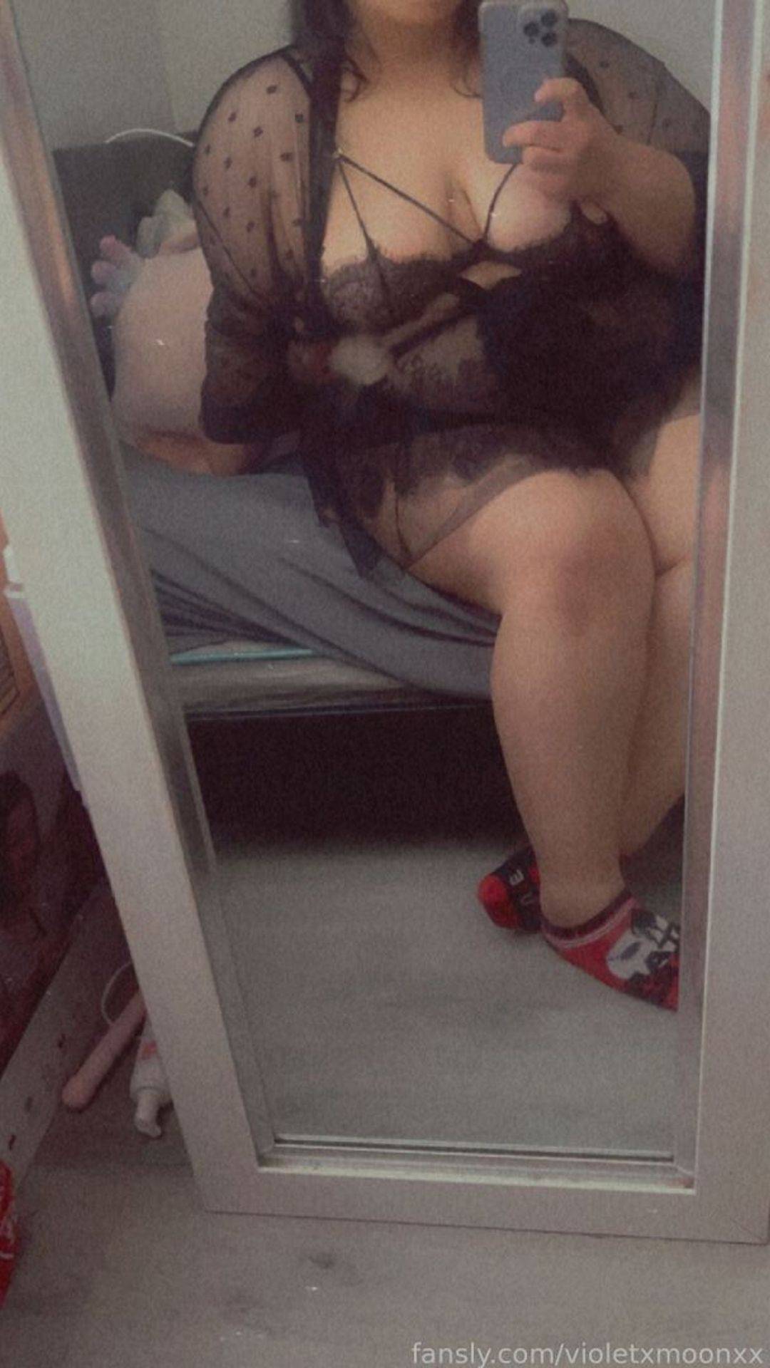 fansly violet profile photo. violet 23