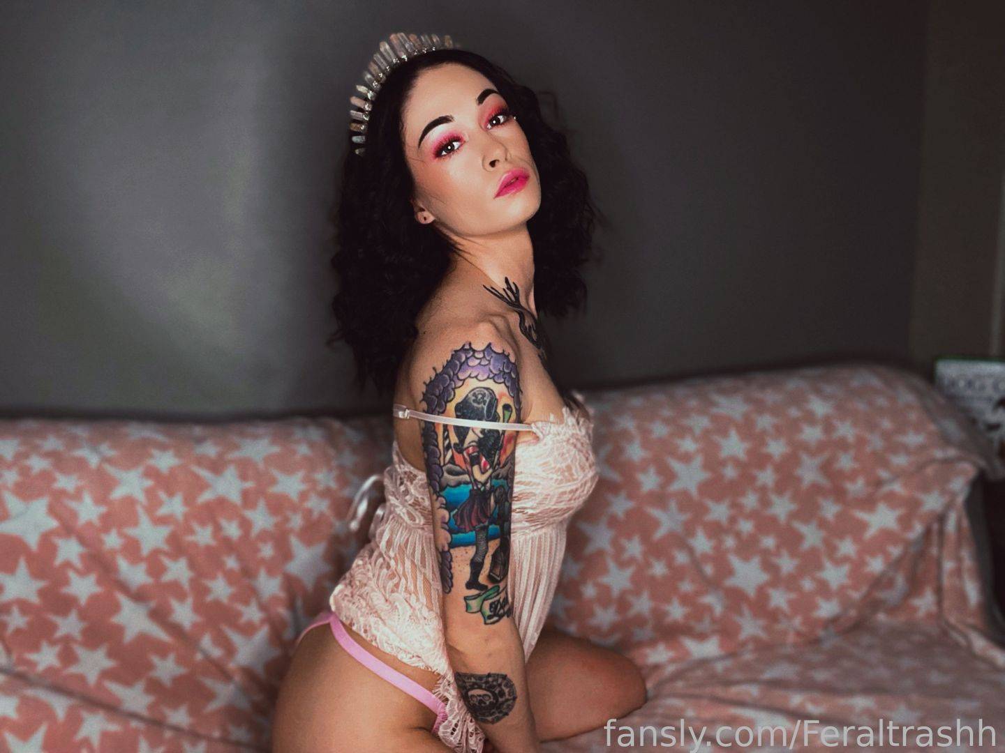 fansly feraltrashh  profile photo. feraltrashh  30