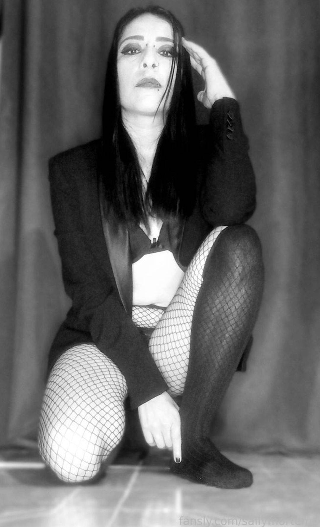 fansly sallymortems profile photo. sallymortems 17