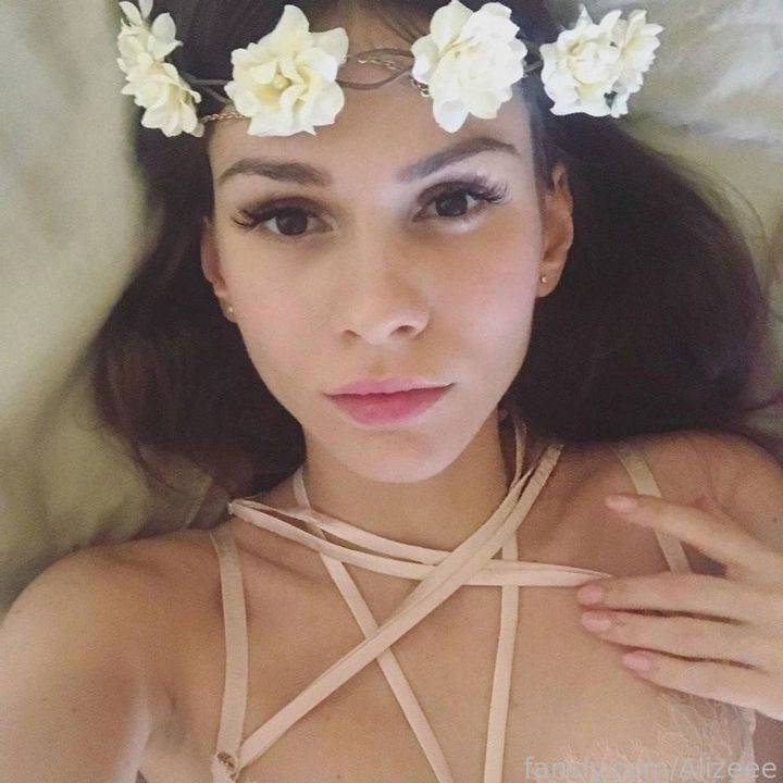 fansly Alizeee profile photo. Alizeee 18
