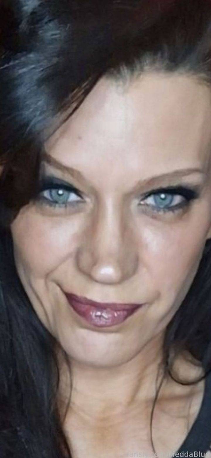 fansly MeddaBlue profile photo. MeddaBlue 32