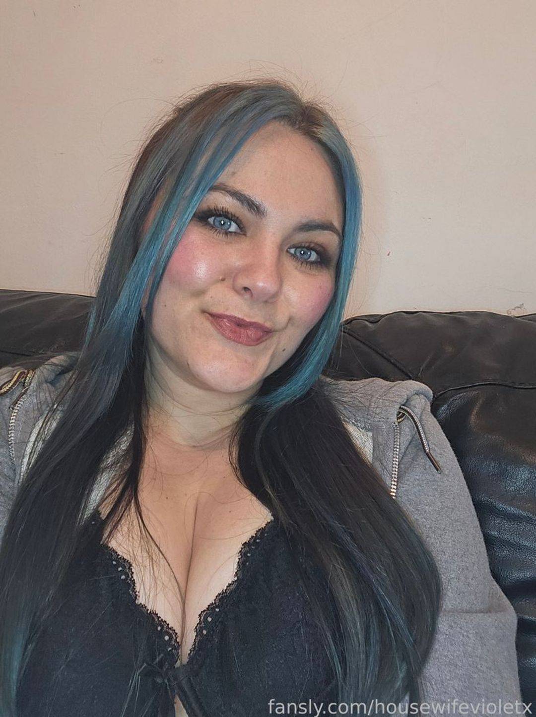 fansly Violet  profile photo. Violet  39
