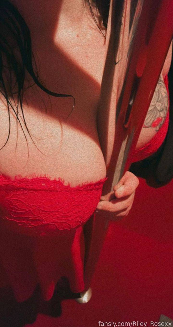 fansly Riley Rose xx profile photo. Riley Rose xx 21