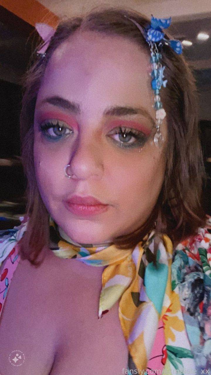 fansly Maisie profile photo. Maisie 24