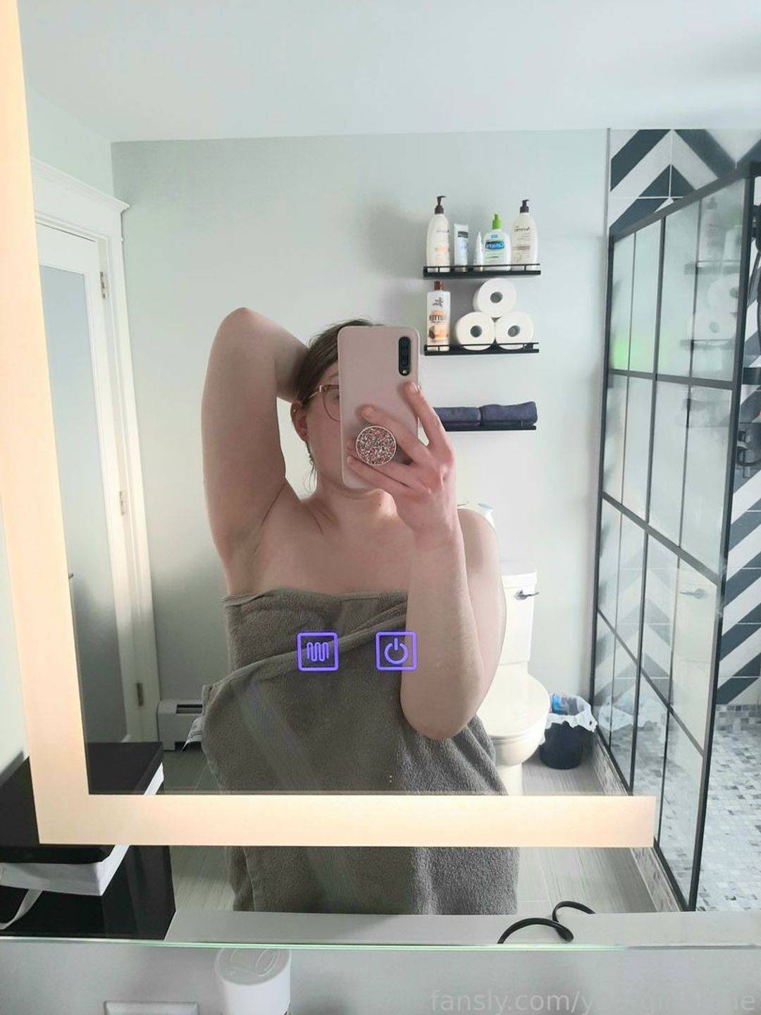 fansly A N N I E ♡ profile photo. A N N I E ♡ 33
