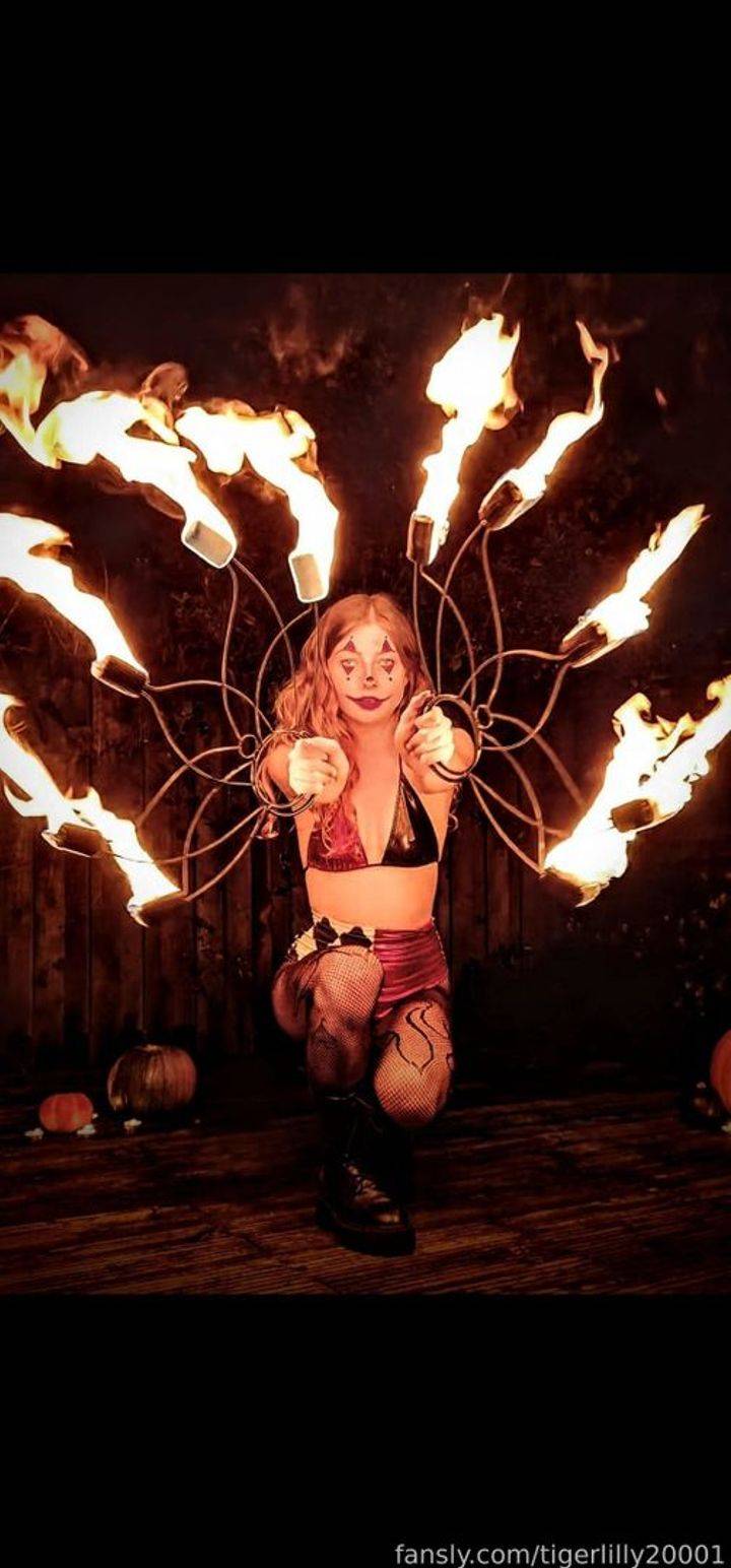 fansly tigerlilly20001 profile photo. tigerlilly20001 1