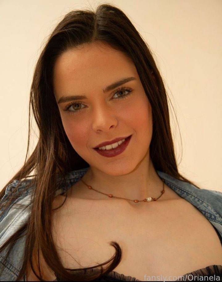 fansly Orianela profile photo. Orianela 32
