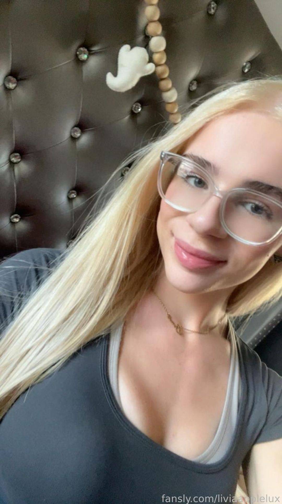 fansly liviaapplelux profile photo. liviaapplelux 34