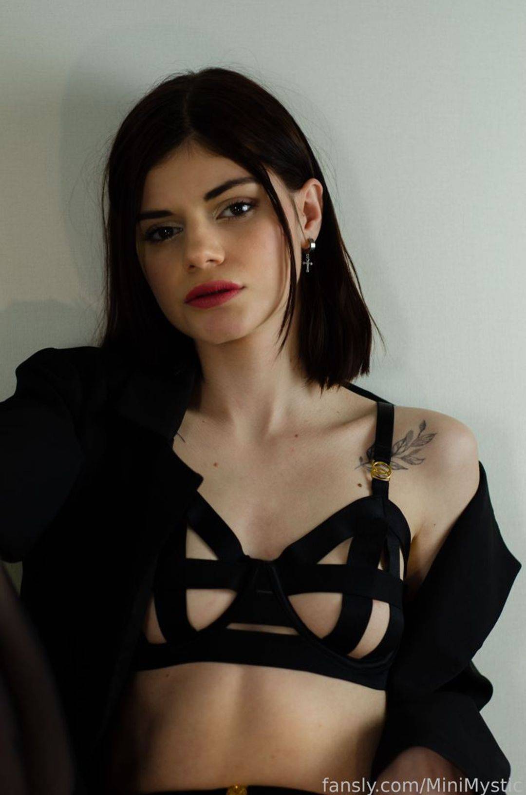 fansly MiniMystic profile photo. MiniMystic 25