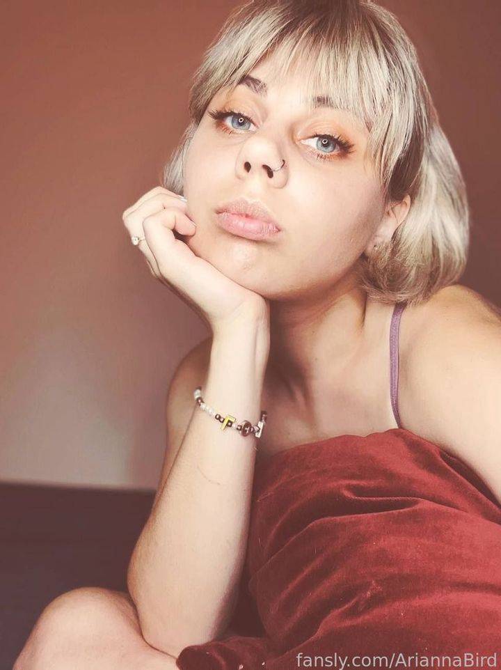 fansly AriannaBird profile photo. AriannaBird 35